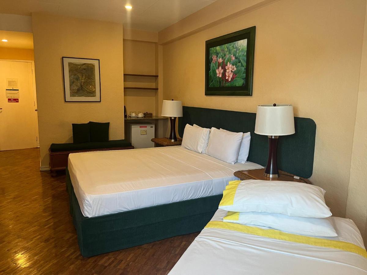 Coco Grande Hotel Dumaguete City Exteriör bild