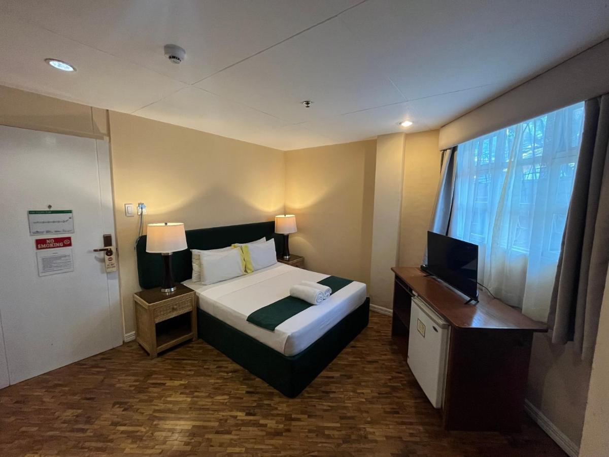 Coco Grande Hotel Dumaguete City Exteriör bild