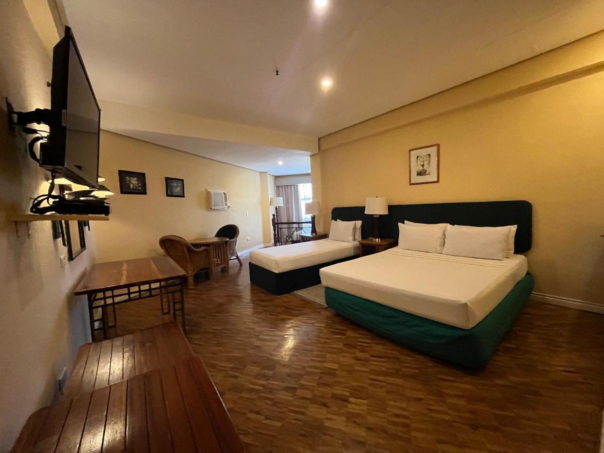 Coco Grande Hotel Dumaguete City Exteriör bild