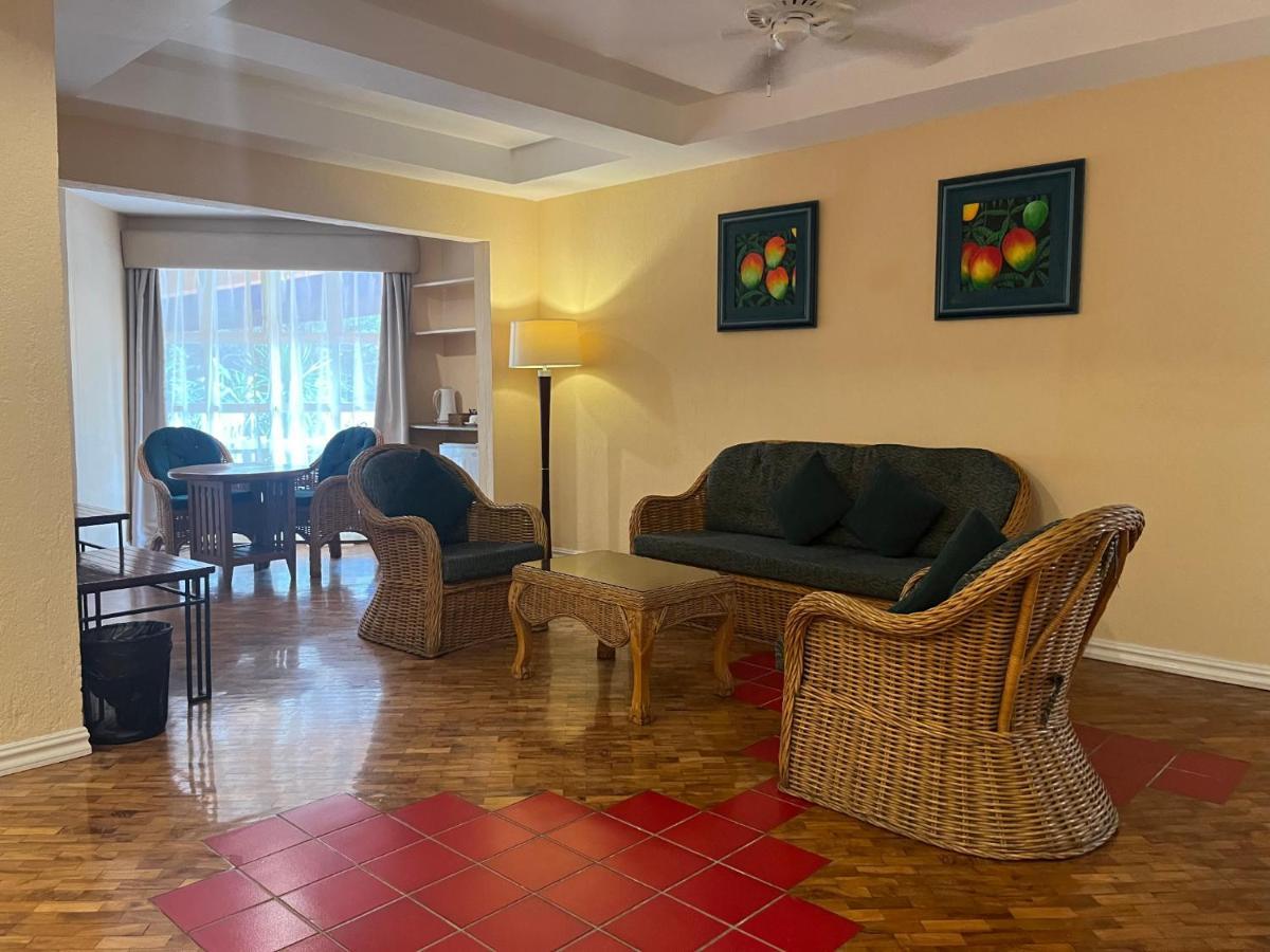 Coco Grande Hotel Dumaguete City Exteriör bild