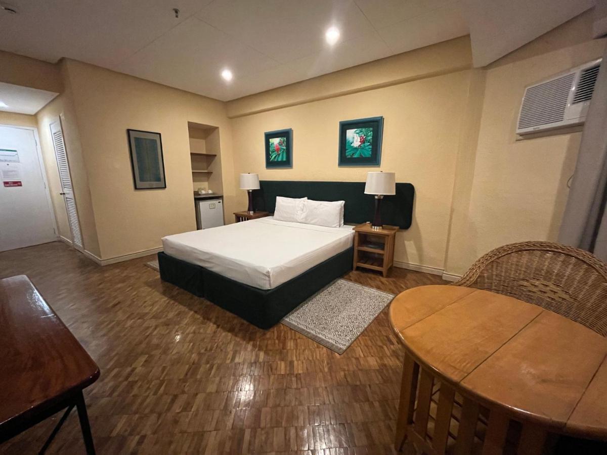 Coco Grande Hotel Dumaguete City Exteriör bild
